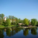 Hotel Zamek Dom Polonii 3*