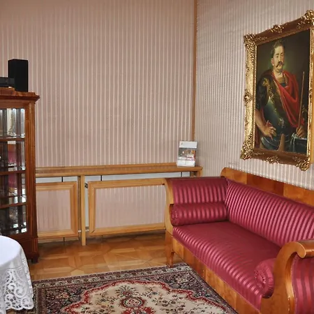 Szálloda Zamek Dom Polonii