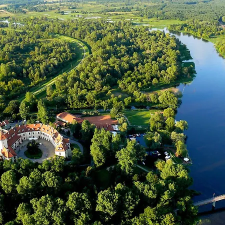 Hotel Zamek Dom Polonii 3*