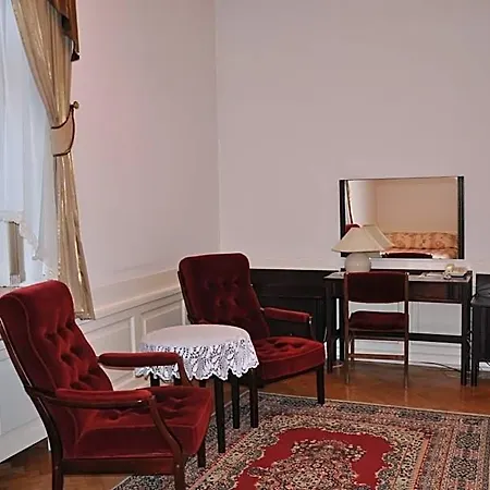 Hotel Zamek Dom Polonii