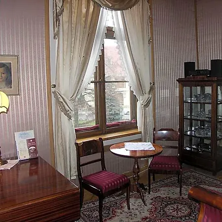 Zamek Dom Polonii 3*