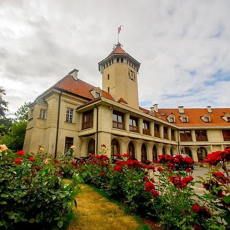 Szálloda Zamek Dom Polonii Pułtusk