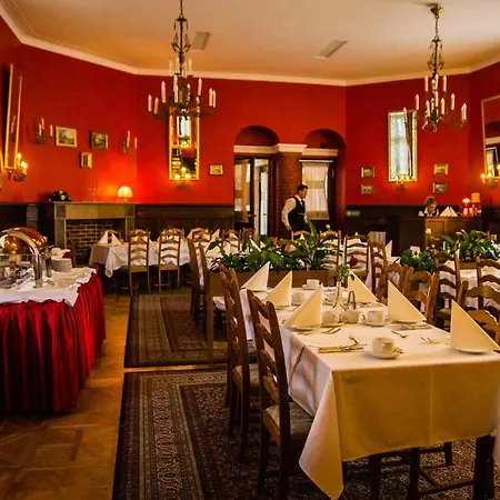 Zamek Dom Polonii Szálloda