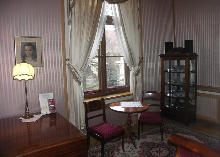 Hotel Zamek Dom Polonii