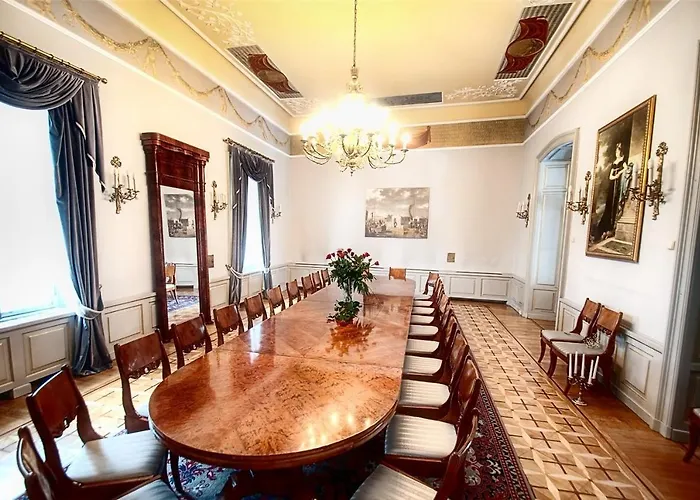 Hotel Zamek Dom Polonii 3*