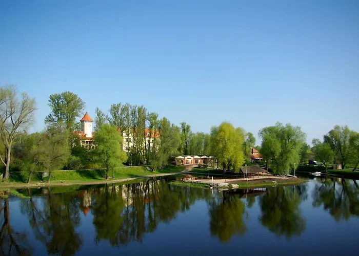 Hotel Zamek Dom Polonii 3*