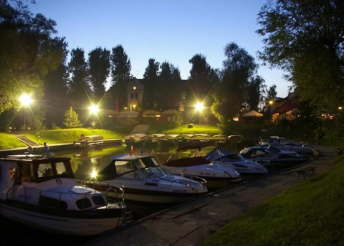 Hotel Zamek Dom Polonii