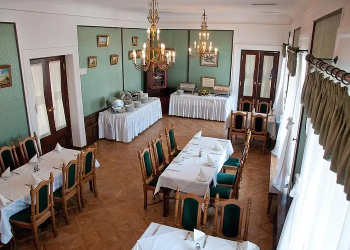 Hotel Zamek Dom Polonii 3*